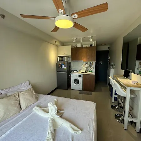 Ar'S Staycation