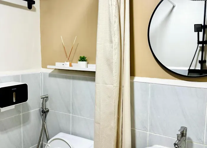 Fast Wifi Modern Condo Minutes Away From Airport Apartment *